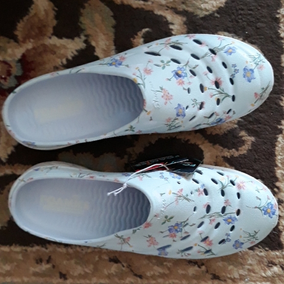 2x*Host Pick*Skechers Foamies slip on shoes - Picture 14 of 16